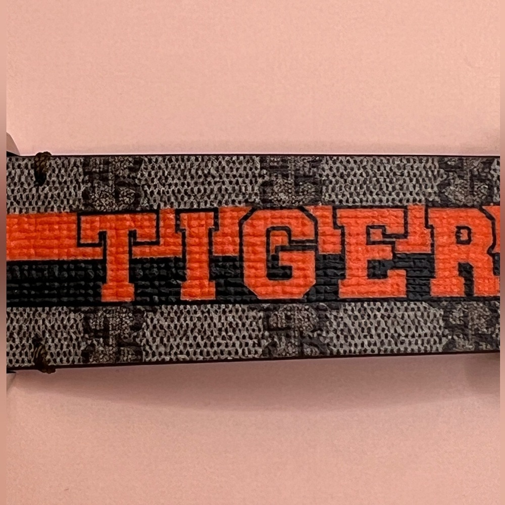 Gucci - G Timeless Tiger Watch - Picture 15 of 15
